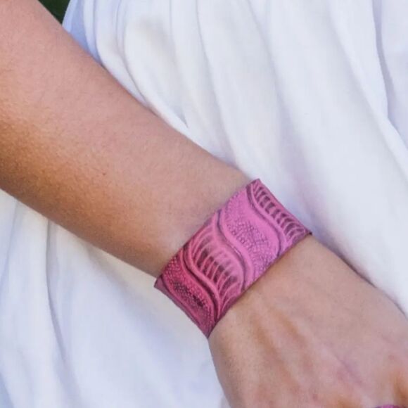 COPPER CUFFS - Picture 5 of 12